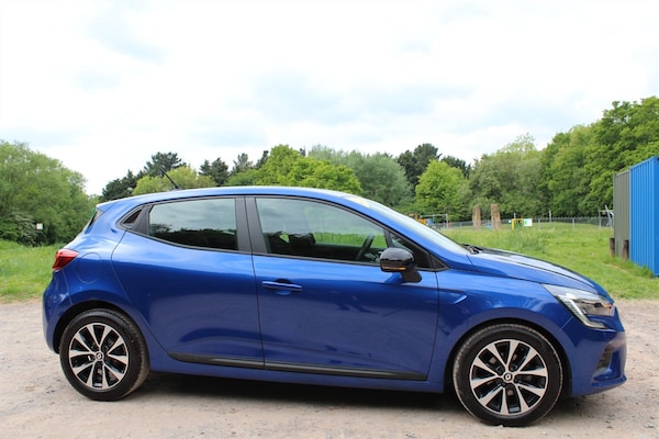 Used Renault Clio 2023 for sale - 75571400: Photo 2