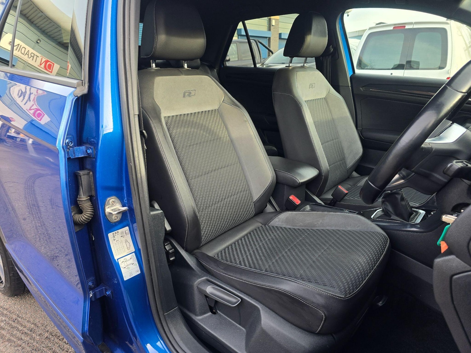 Used Volkswagen T-Roc 2019 for sale - 77633799: Photo 3