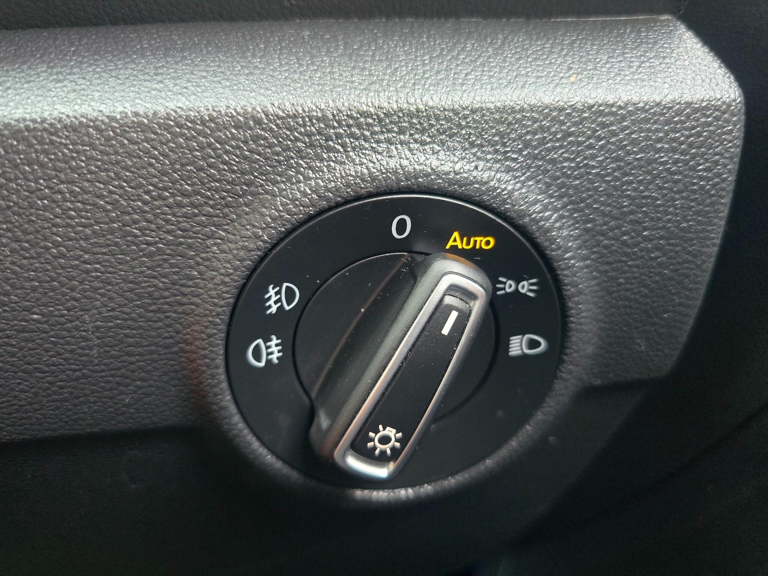 Used Volkswagen T-Roc 2019 for sale - 77633799: Photo 30