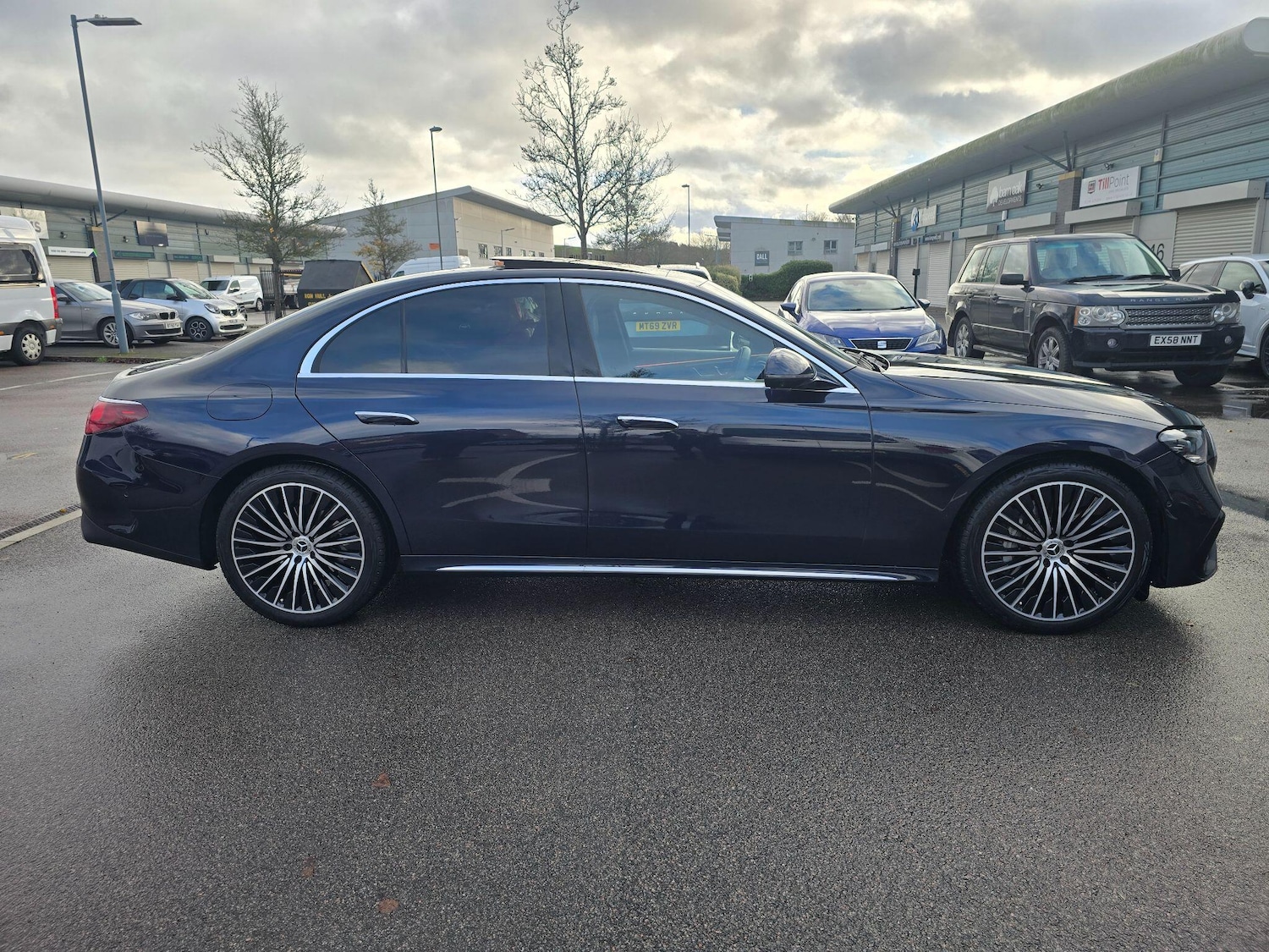 Used Mercedes-Benz E Class for sale - 76849879: Photo 9