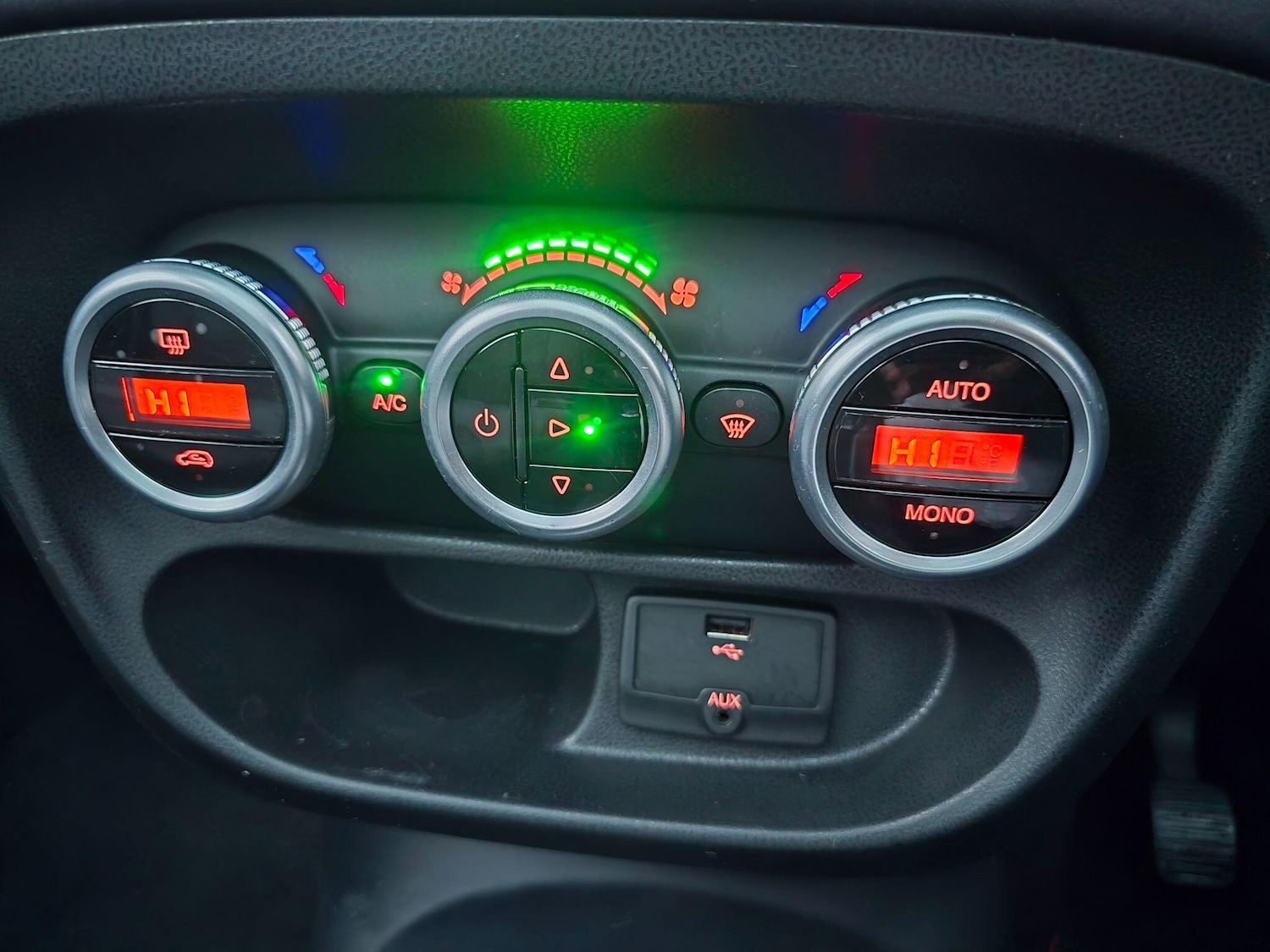 Used Fiat 500L 2013 for sale - 77254946: Photo 19