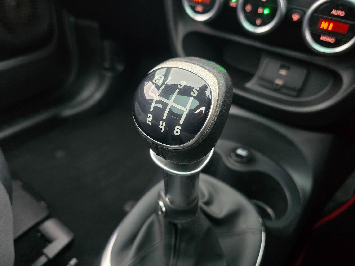 Used Fiat 500L 2013 for sale - 77254946: Photo 23