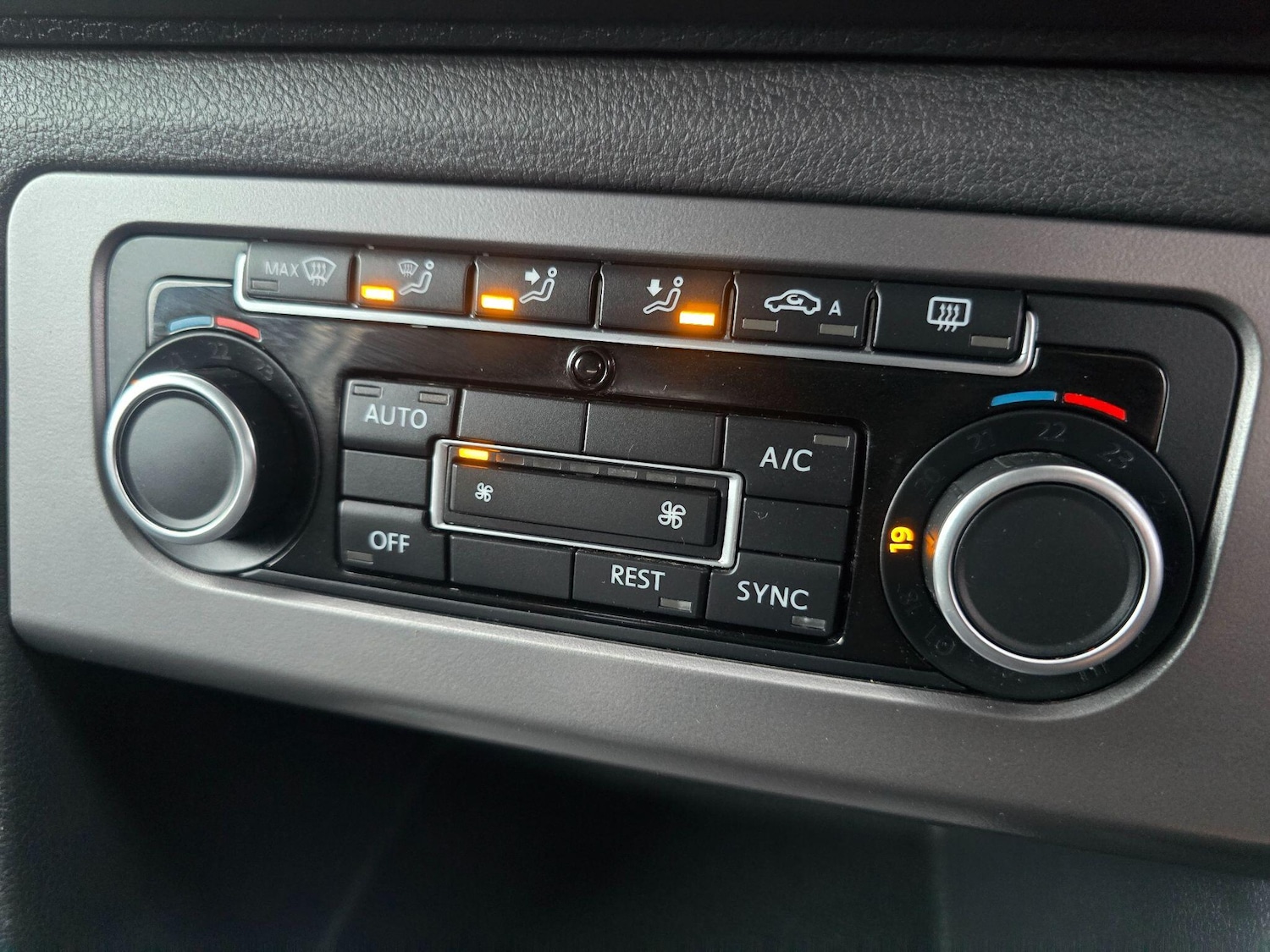 Used Volkswagen Amarok 2016 for sale - 76728645: Photo 18