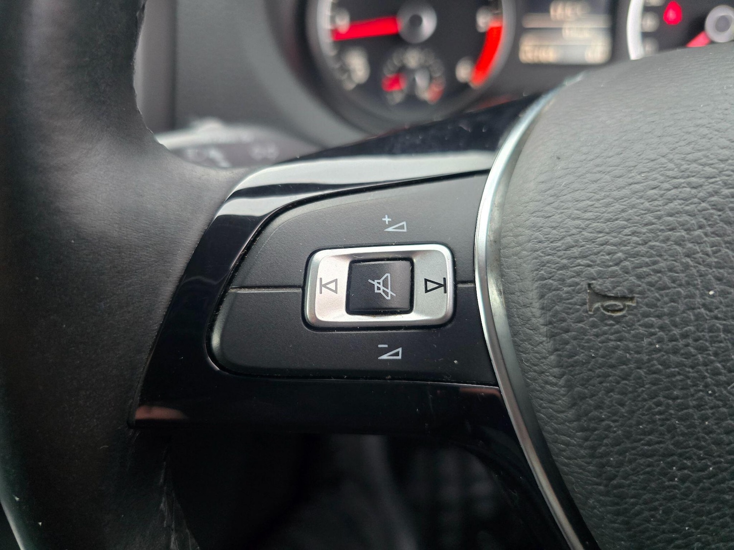 Used Volkswagen Amarok 2016 for sale - 76728645: Photo 25