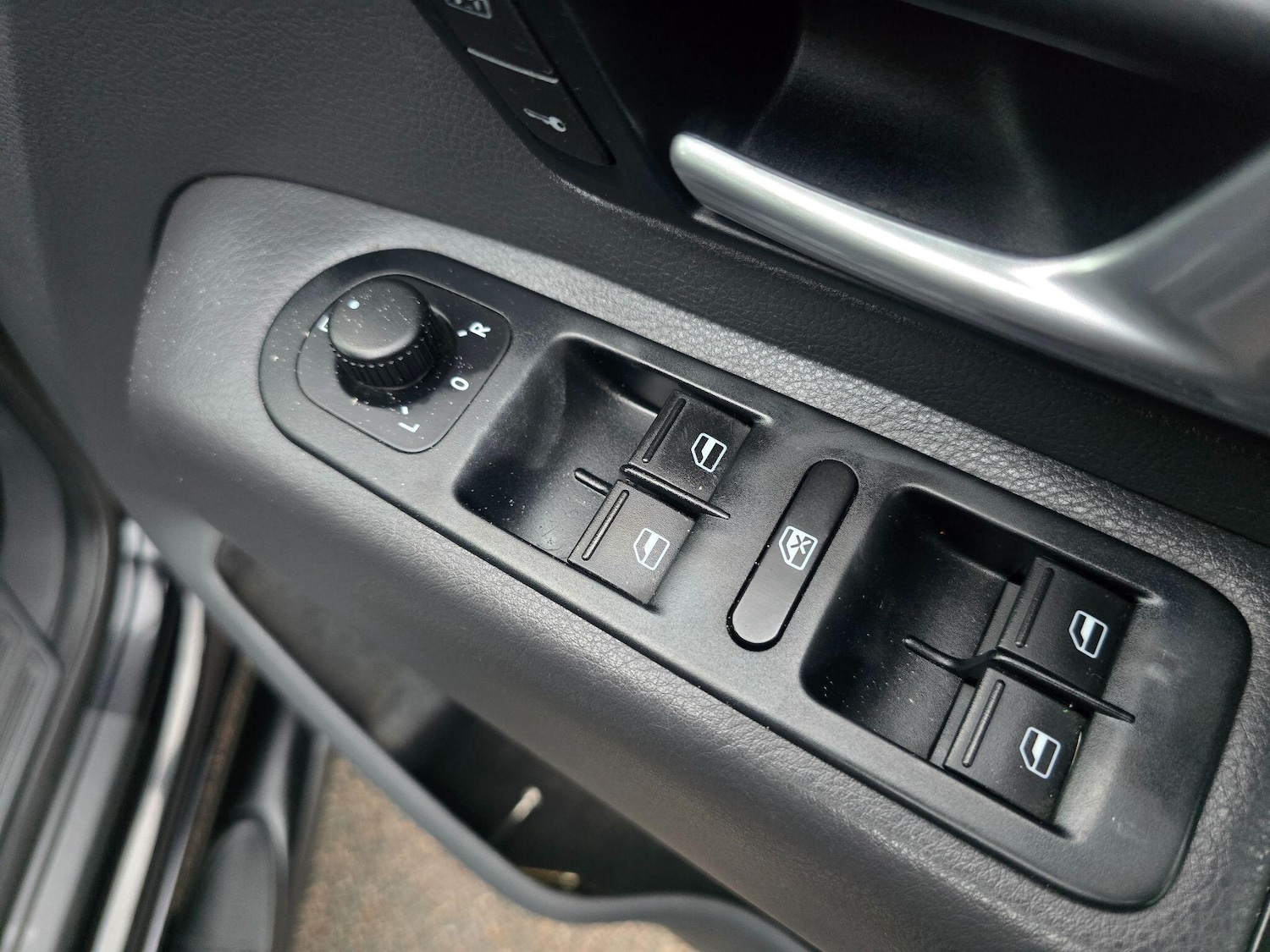 Used Volkswagen Amarok 2016 for sale - 76728645: Photo 29