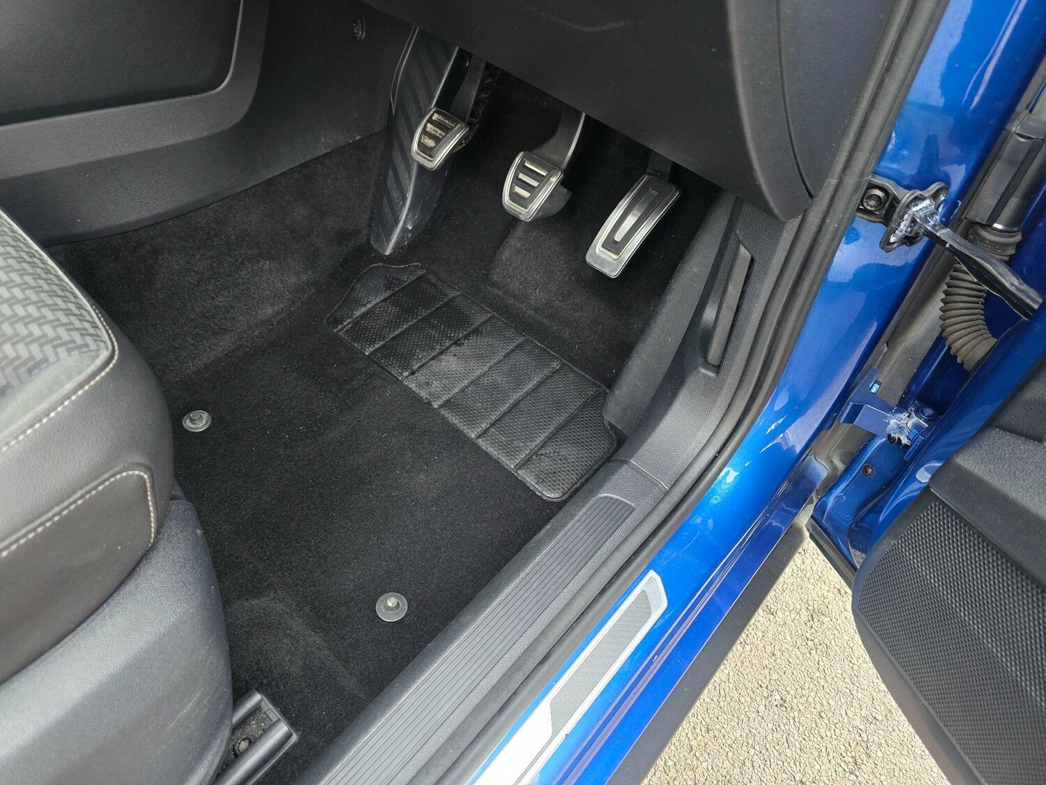 Used Volkswagen T-Roc for sale - 77587285: Photo 36