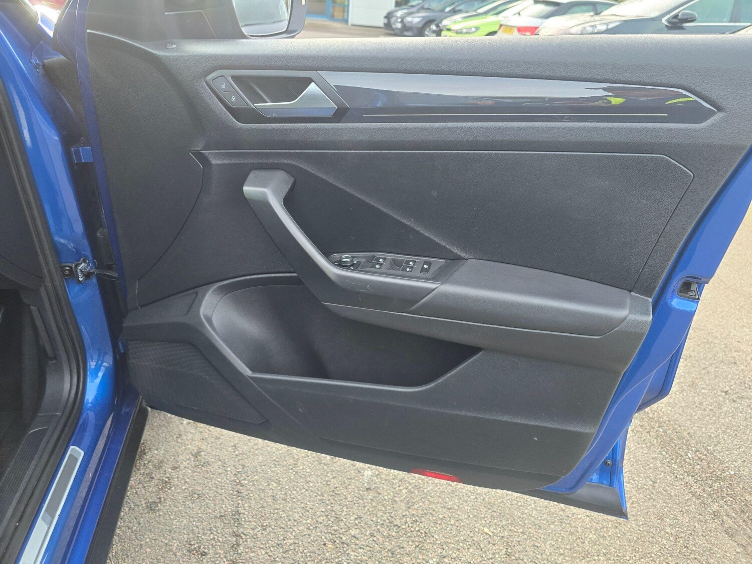 Used Volkswagen T-Roc for sale - 77587285: Photo 37