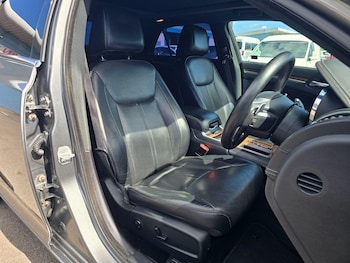 Used Chrysler 300C 2013 for sale - 78740849: Photo