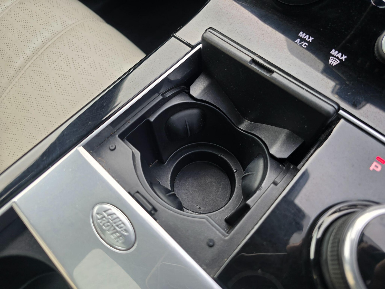 Used Land Rover Range Rover Velar 2017 for sale - 76646333: Photo 24