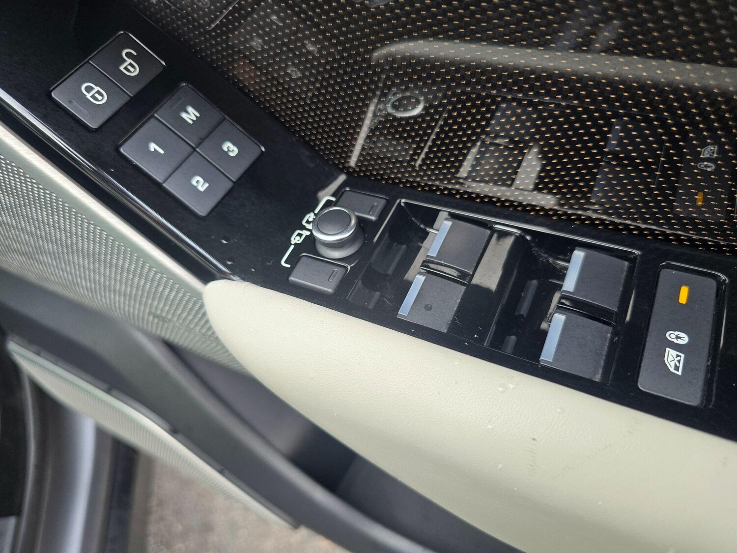 Used Land Rover Range Rover Velar 2017 for sale - 76646333: Photo 37