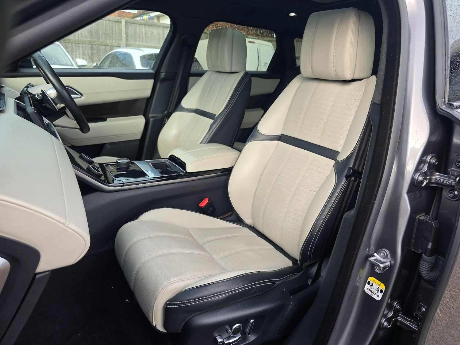 Used Land Rover Range Rover Velar 2017 for sale - 76646333: Photo 47