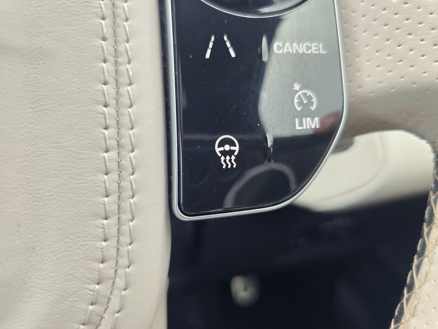 Used Land Rover Range Rover Velar 2017 for sale - 76646333: Photo 8