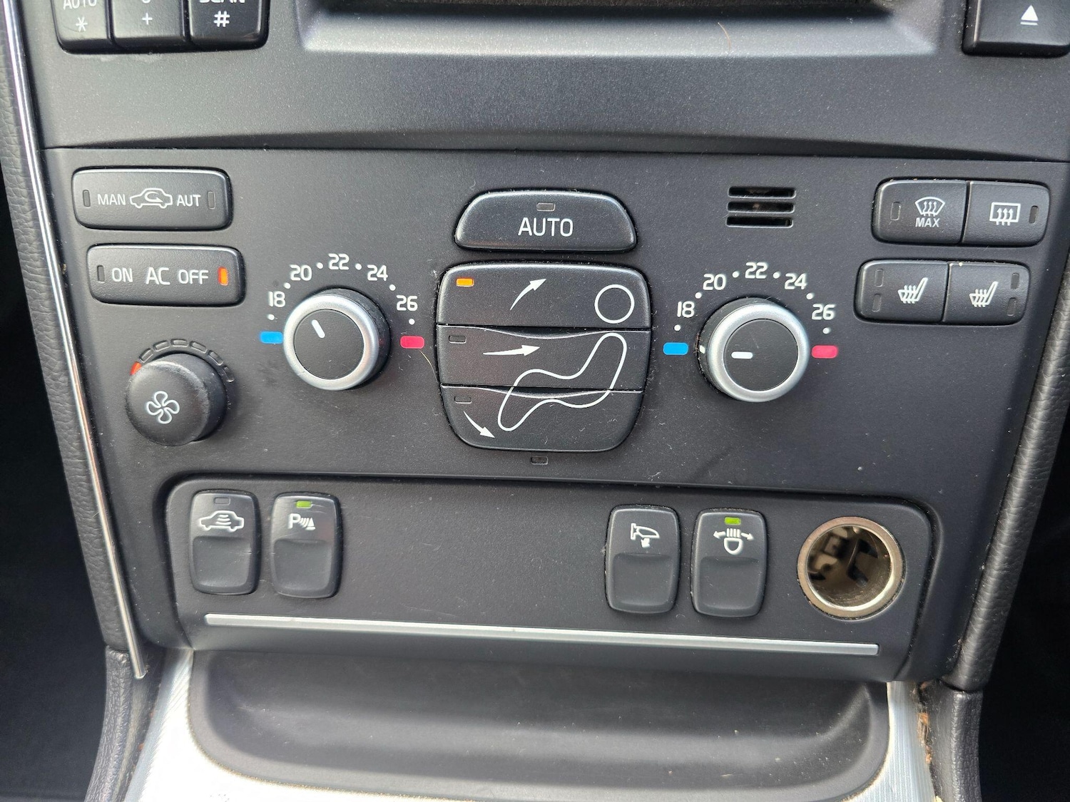 Used Volvo XC90 2013 for sale - 77395801: Photo 17