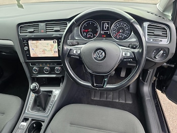 Used Volkswagen Golf 2019 for sale - 75623545: Photo