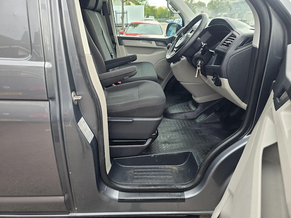 Used Volkswagen Transporter 2018 for sale - 76201244: Photo 32