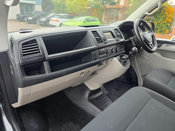 Used Volkswagen Transporter 2018 for sale - 76201244: Photo 38