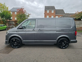 Used Volkswagen Transporter 2018 for sale - 76201244: Photo 3