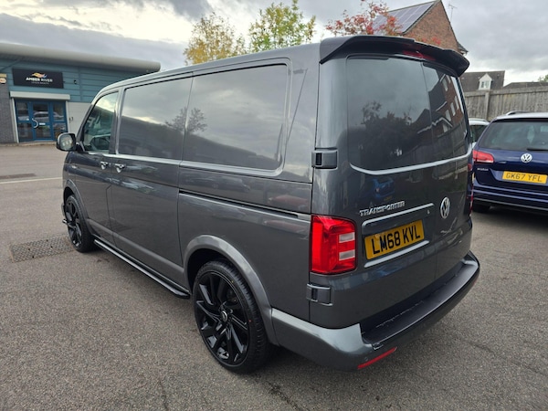 Used Volkswagen Transporter 2018 for sale - 76201244: Photo 5