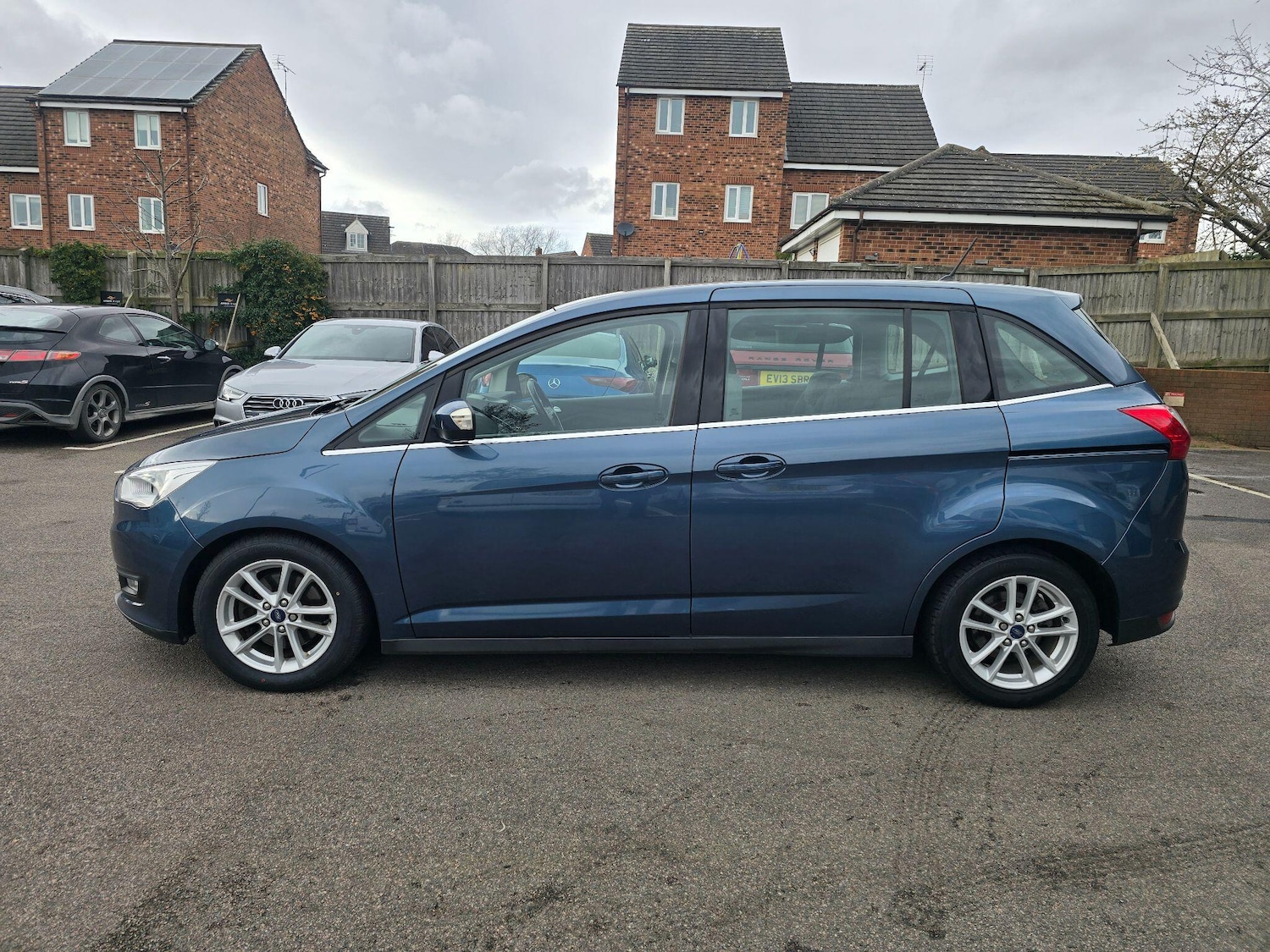 Used Ford Grand C-Max 2019 for sale - 77909201: Photo 2