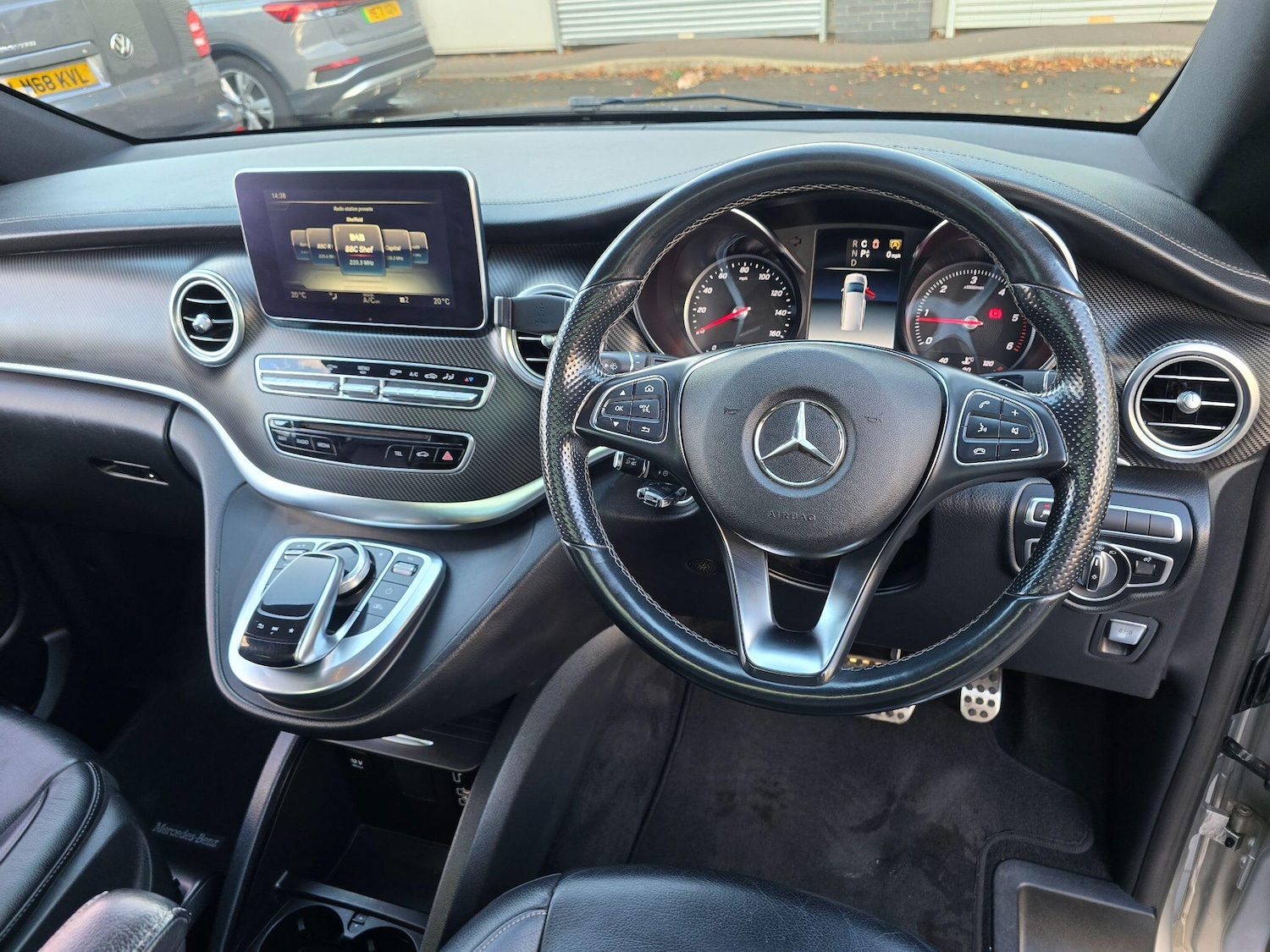 Used Mercedes-Benz V-Class 2025 for sale - 76446915: Photo 13