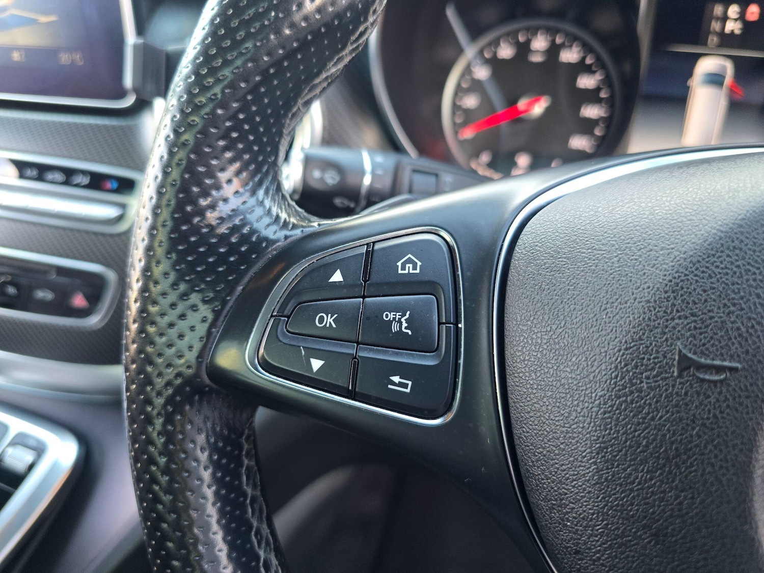 Used Mercedes-Benz V-Class 2025 for sale - 76446915: Photo 27