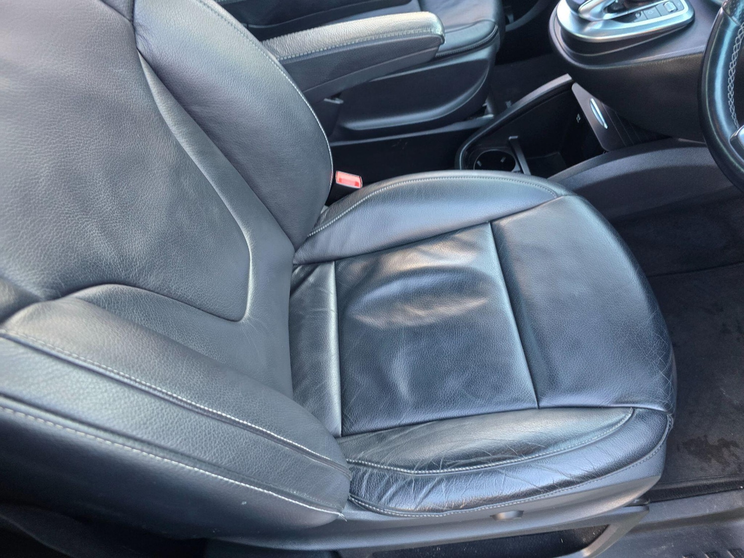 Used Mercedes-Benz V-Class 2025 for sale - 76446915: Photo 36