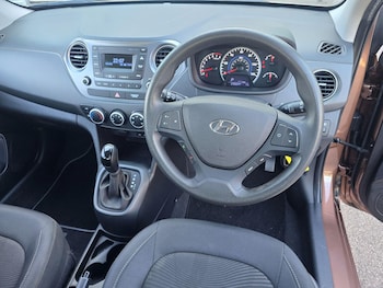 Used Hyundai i10 2018 for sale - 78157838: Photo