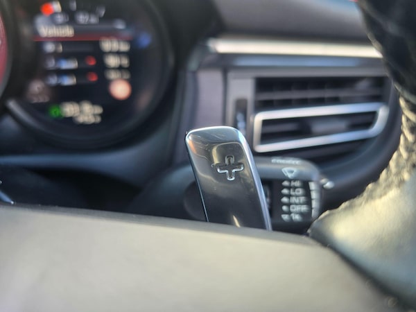 Used Porsche Macan 2022 for sale - 76042583: Photo 24