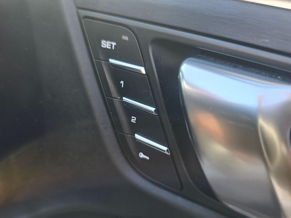 Used Porsche Macan 2022 for sale - 76042583: Photo 35