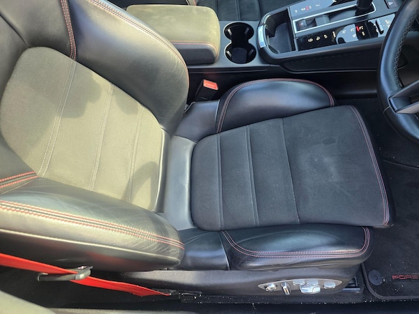 Used Porsche Macan 2022 for sale - 76042583: Photo 36
