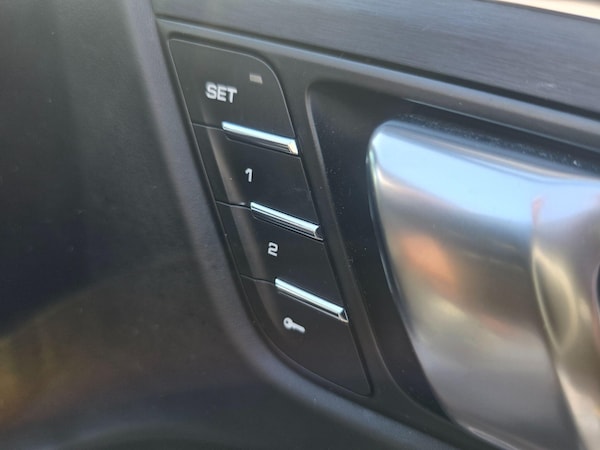 Used Porsche Macan 2022 for sale - 76042583: Photo 5