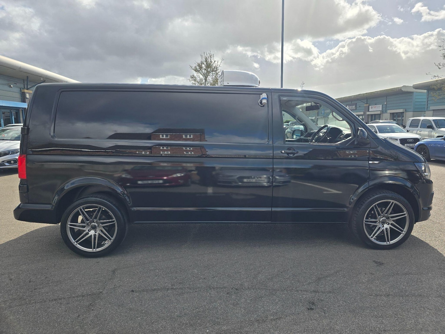 Used Volkswagen Transporter 2017 for sale - 78063042: Photo 16