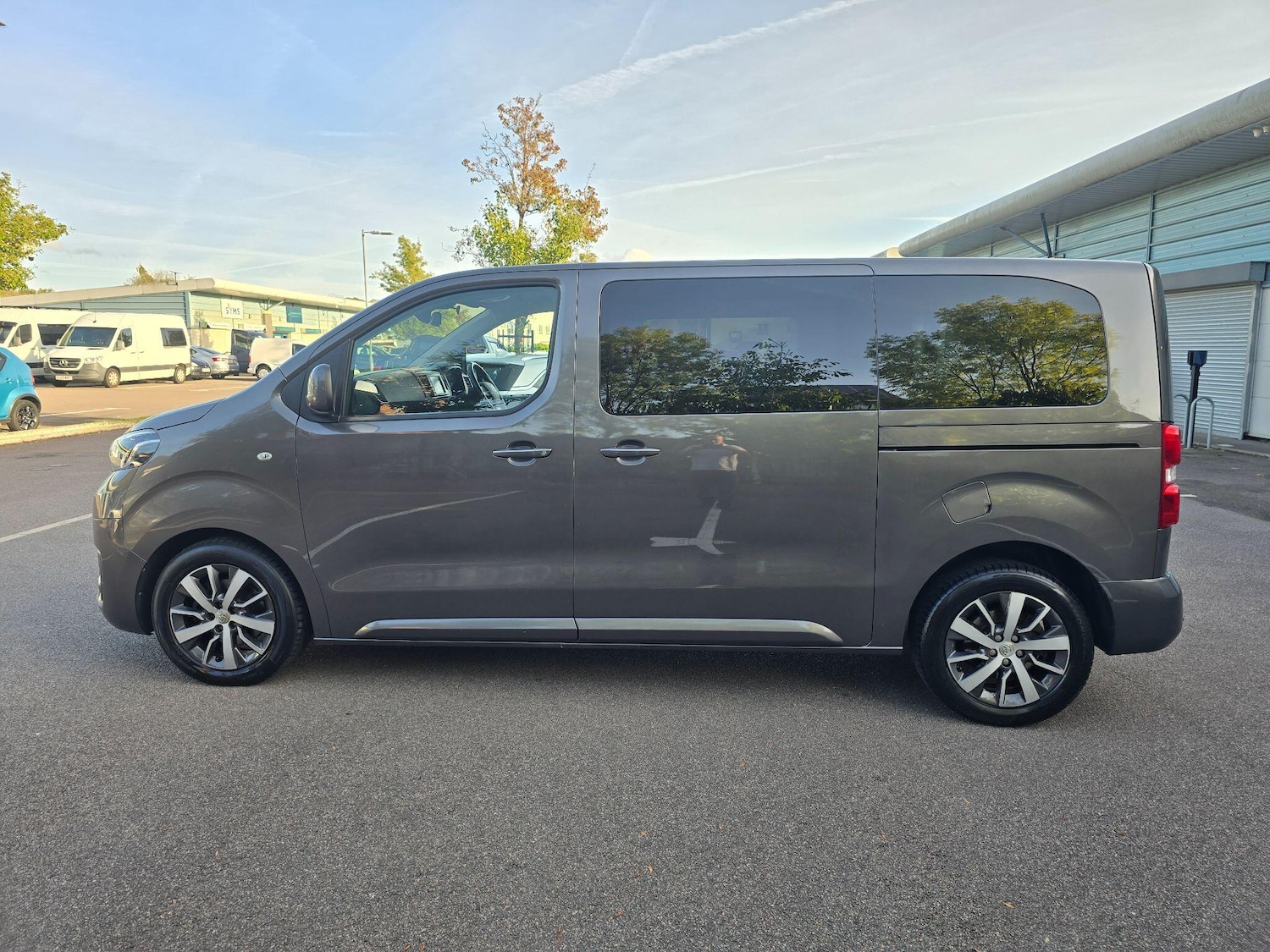 Used Toyota PROACE CITY Verso 2019 for sale - 76561403: Photo 2