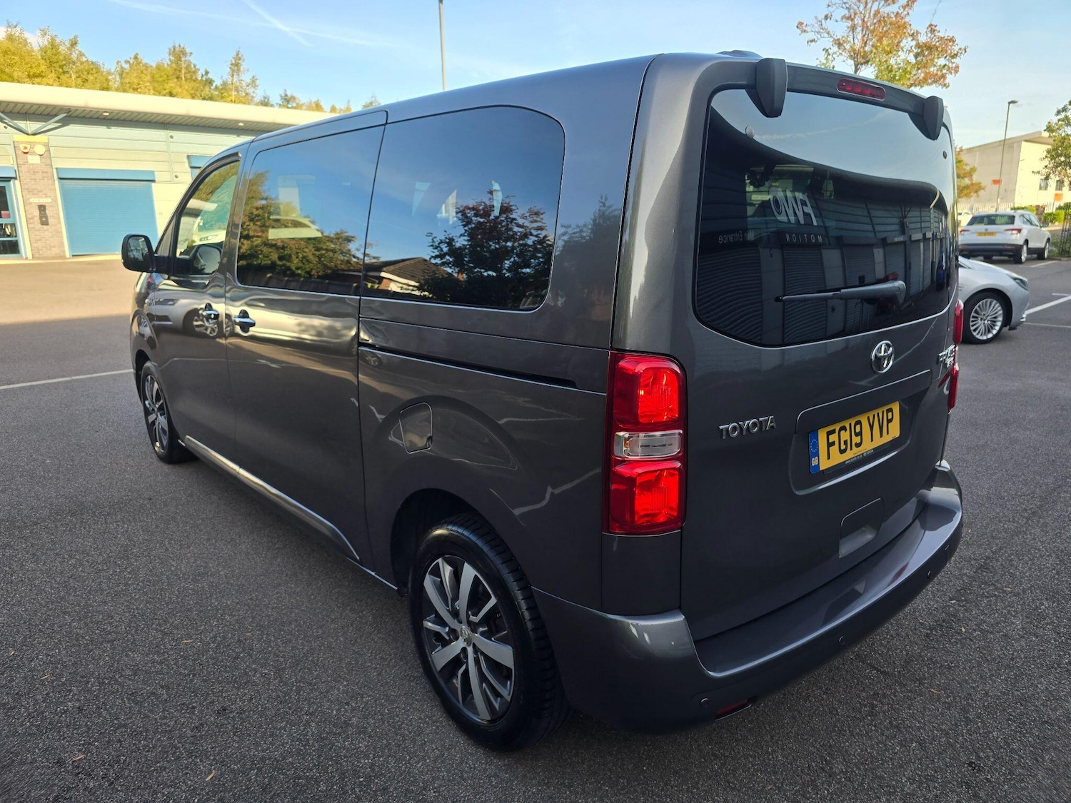 Used Toyota PROACE CITY Verso 2019 for sale - 76561403: Photo 3