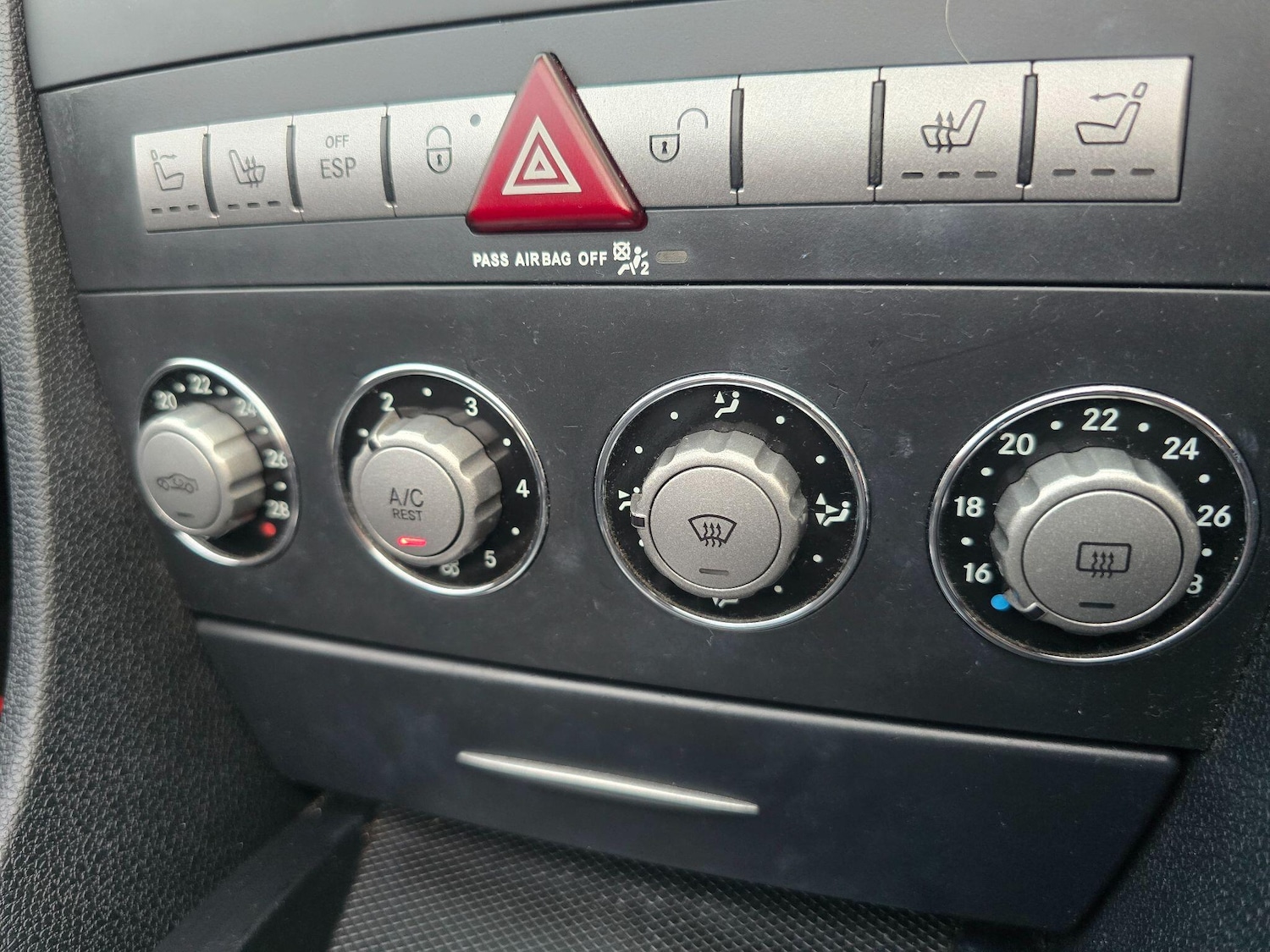 Used Mercedes-Benz SLK for sale - 77671988: Photo 33