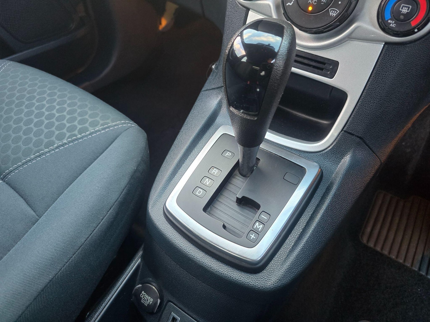 Used Ford Fiesta for sale - 77238359: Photo 2