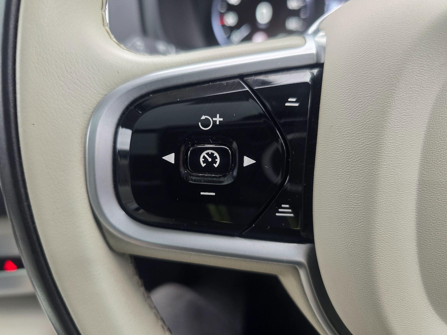 Used Volvo XC90 2018 for sale - 76729006: Photo 25