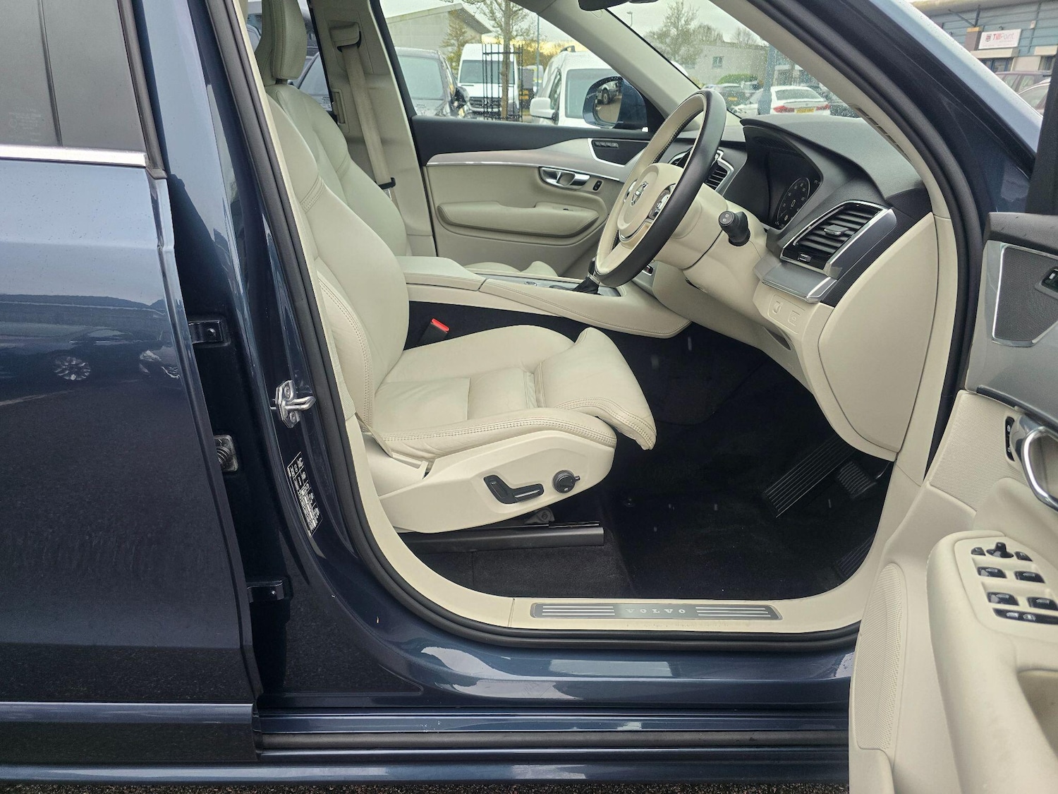 Used Volvo XC90 2018 for sale - 76729006: Photo 32