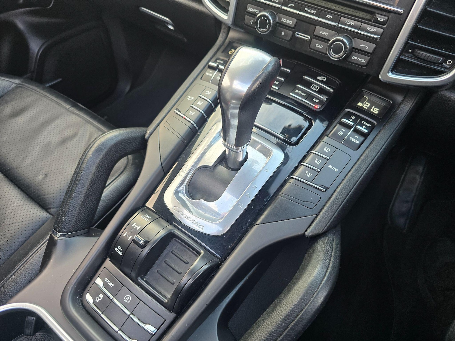 Used Porsche Cayenne 2014 for sale - 77396628: Photo 21