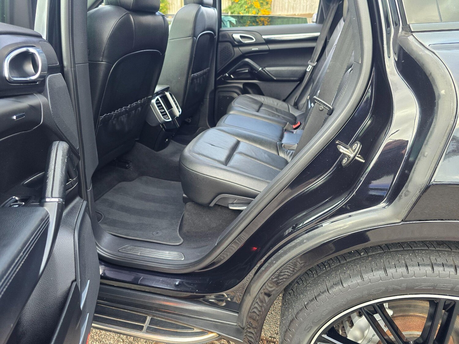 Used Porsche Cayenne 2014 for sale - 77396628: Photo 48