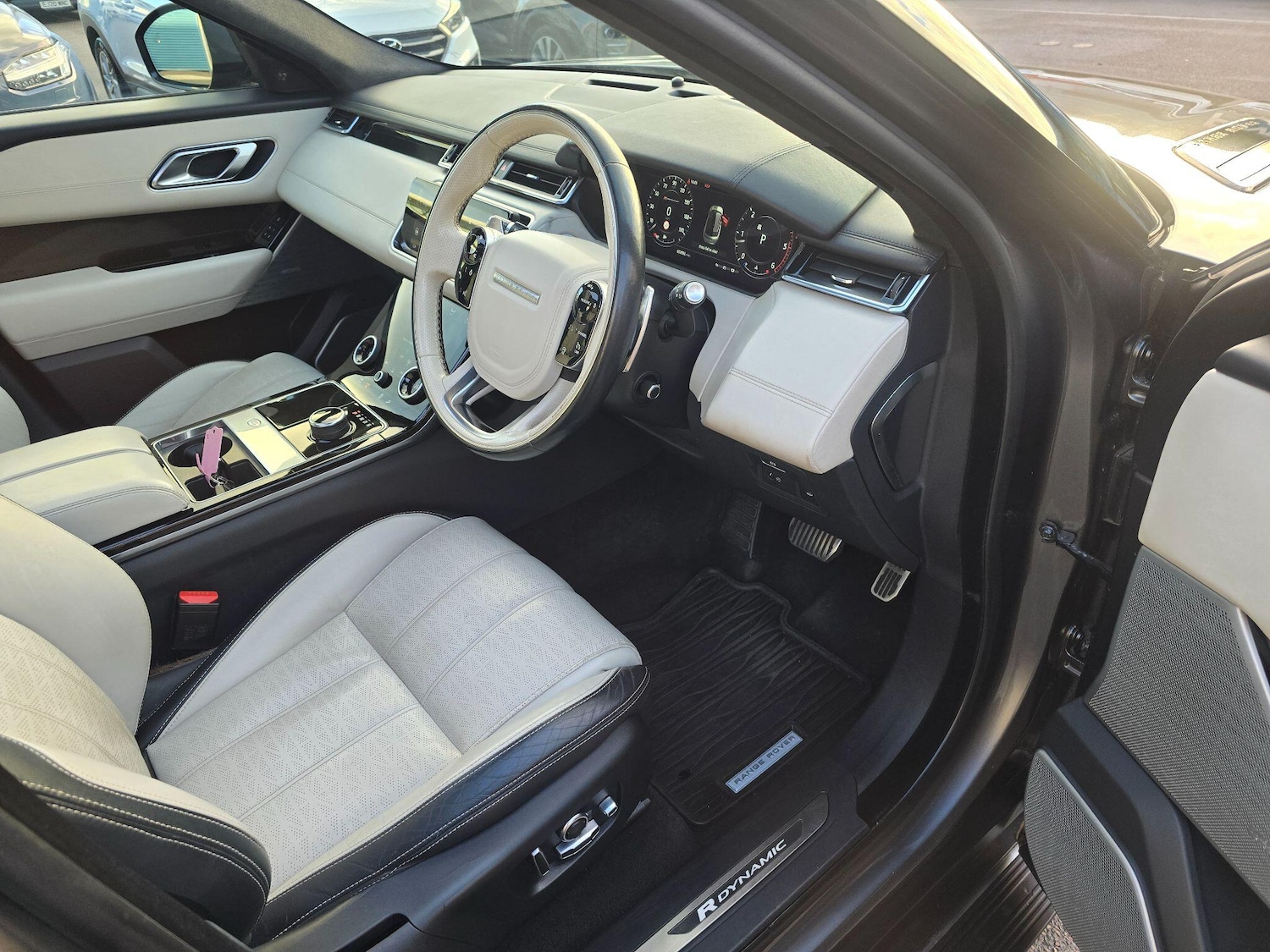 Used Land Rover Range Rover Velar 2018 for sale - 76865685: Photo 16