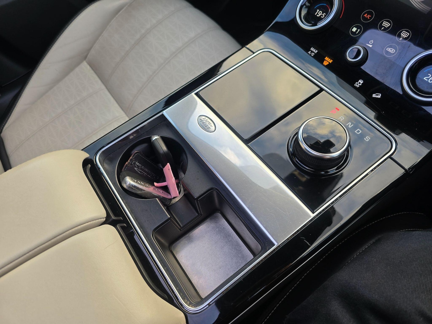 Used Land Rover Range Rover Velar 2018 for sale - 76865685: Photo 28