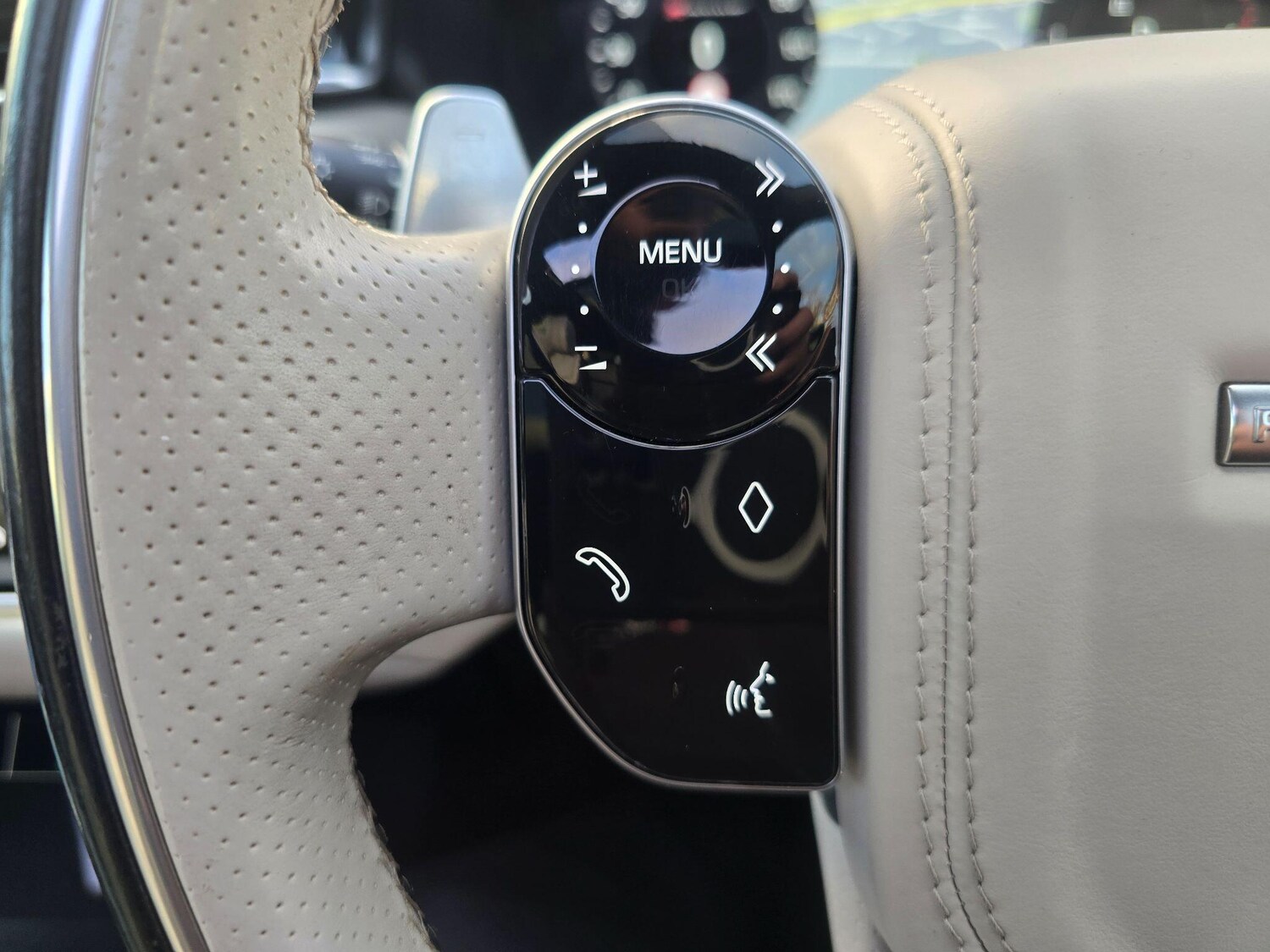 Used Land Rover Range Rover Velar 2018 for sale - 76865685: Photo 32