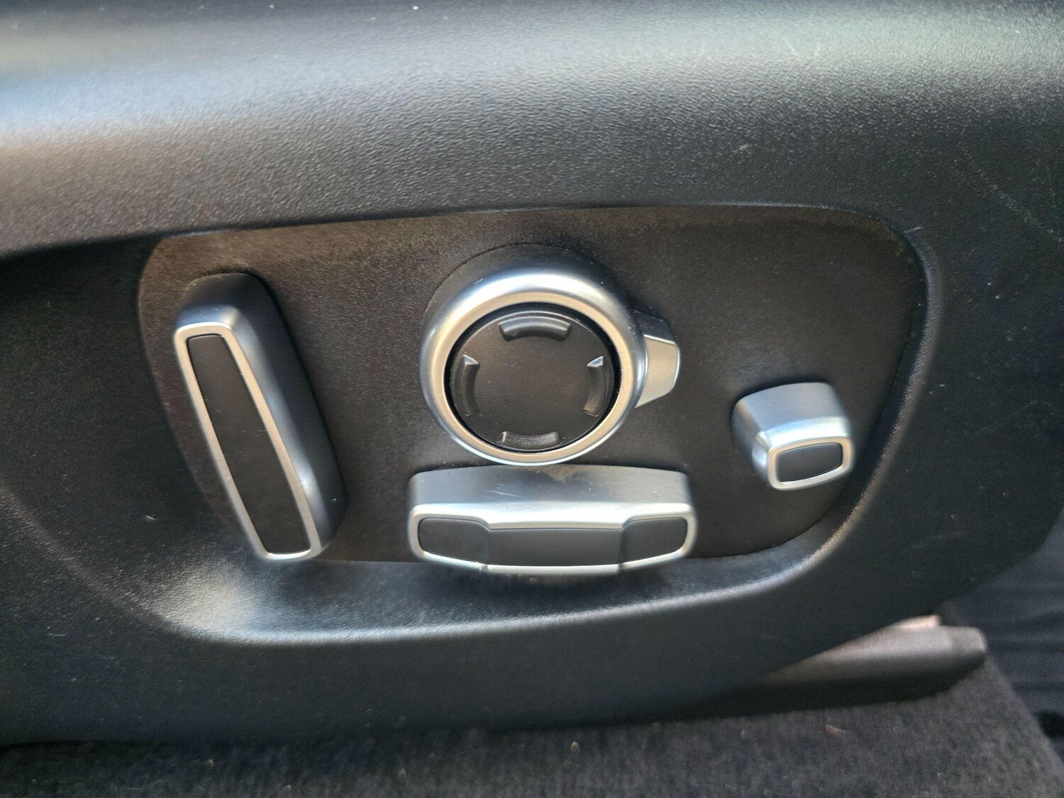 Used Land Rover Range Rover Velar 2018 for sale - 76865685: Photo 40