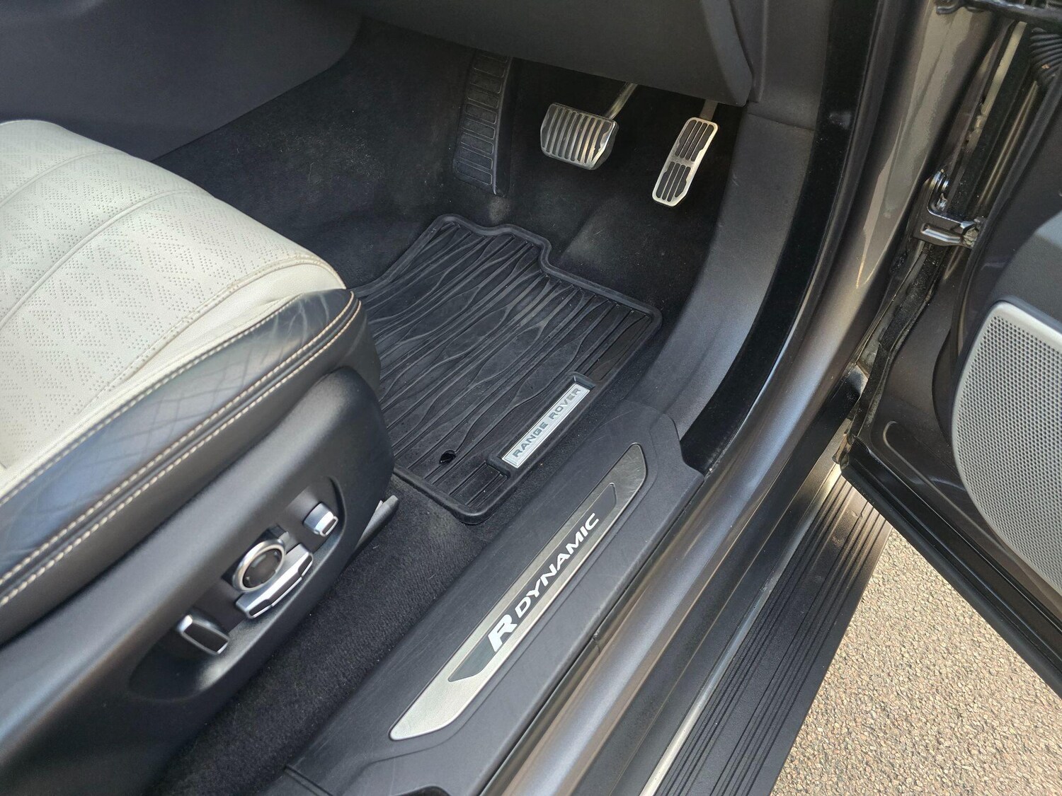 Used Land Rover Range Rover Velar 2018 for sale - 76865685: Photo 44