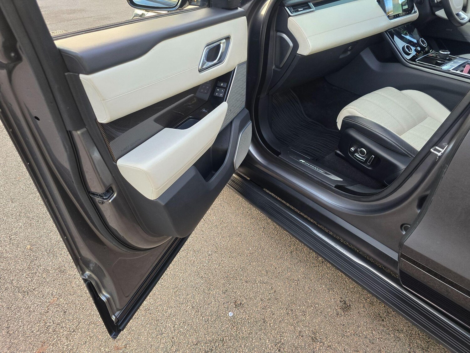 Used Land Rover Range Rover Velar 2018 for sale - 76865685: Photo 53