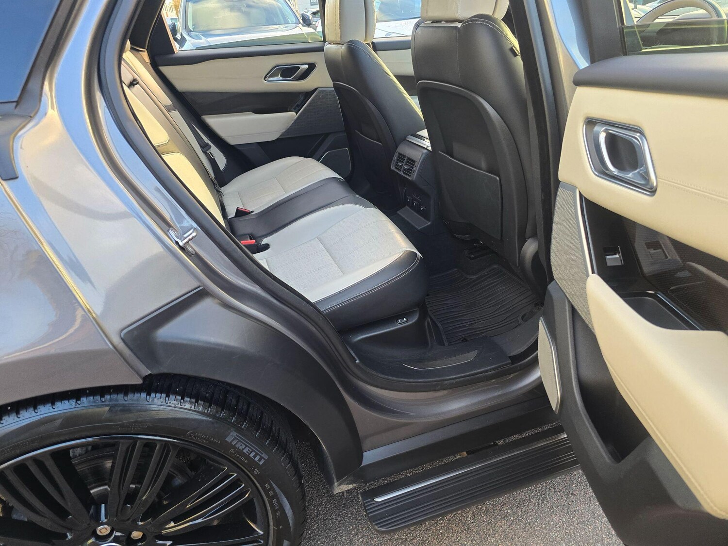 Used Land Rover Range Rover Velar 2018 for sale - 76865685: Photo 62