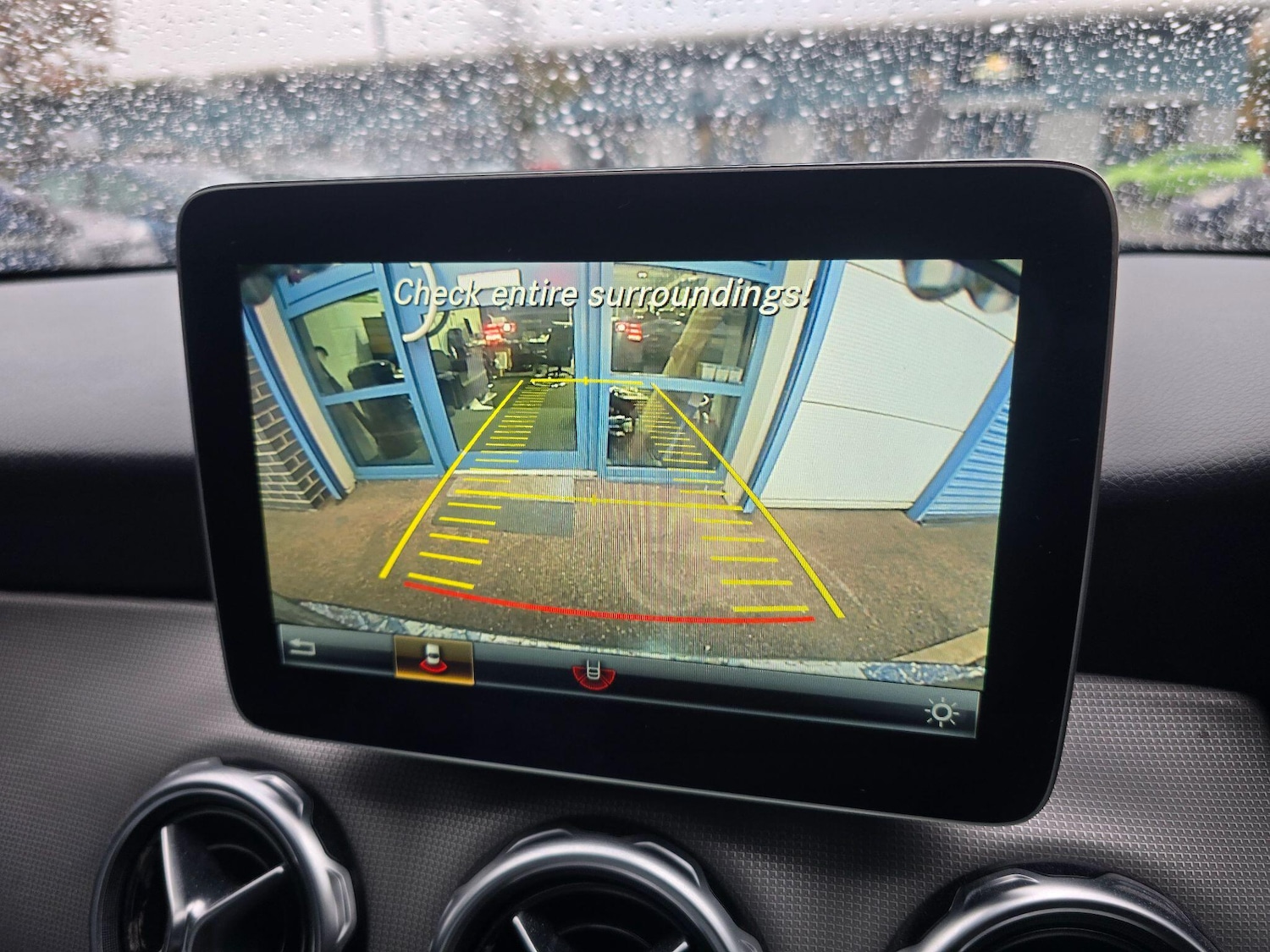 Used Mercedes-Benz GLA 2019 for sale - 76511950: Photo 2