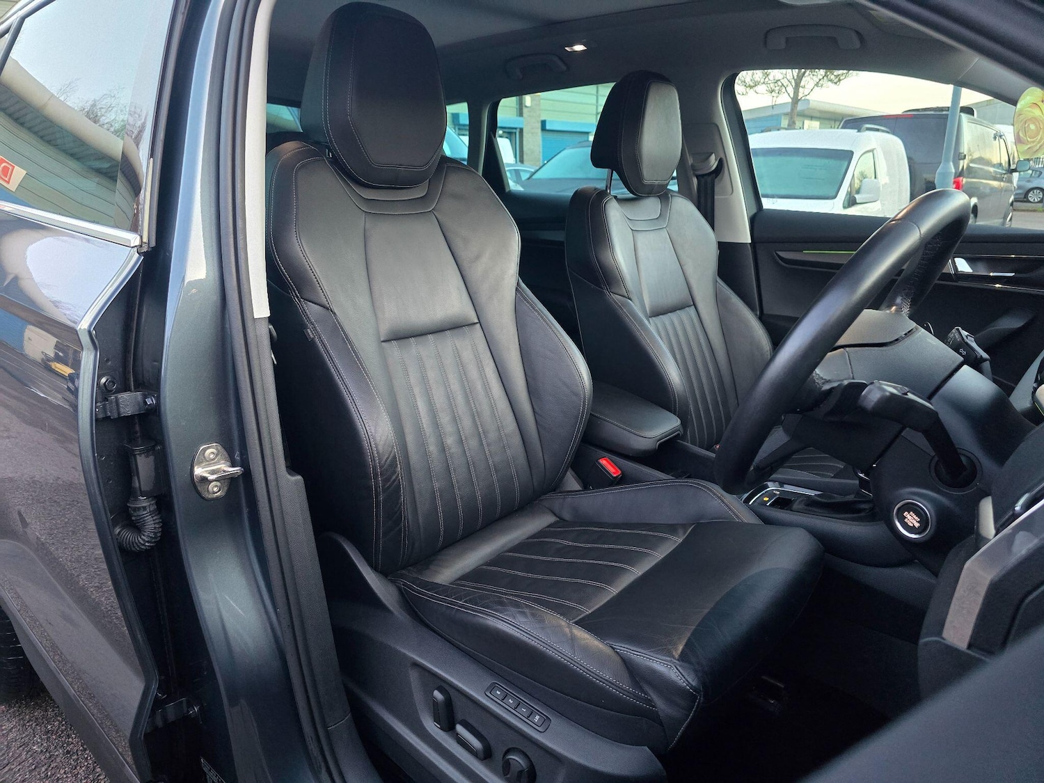 Used Skoda Karoq 2019 for sale - 76786870: Photo 3