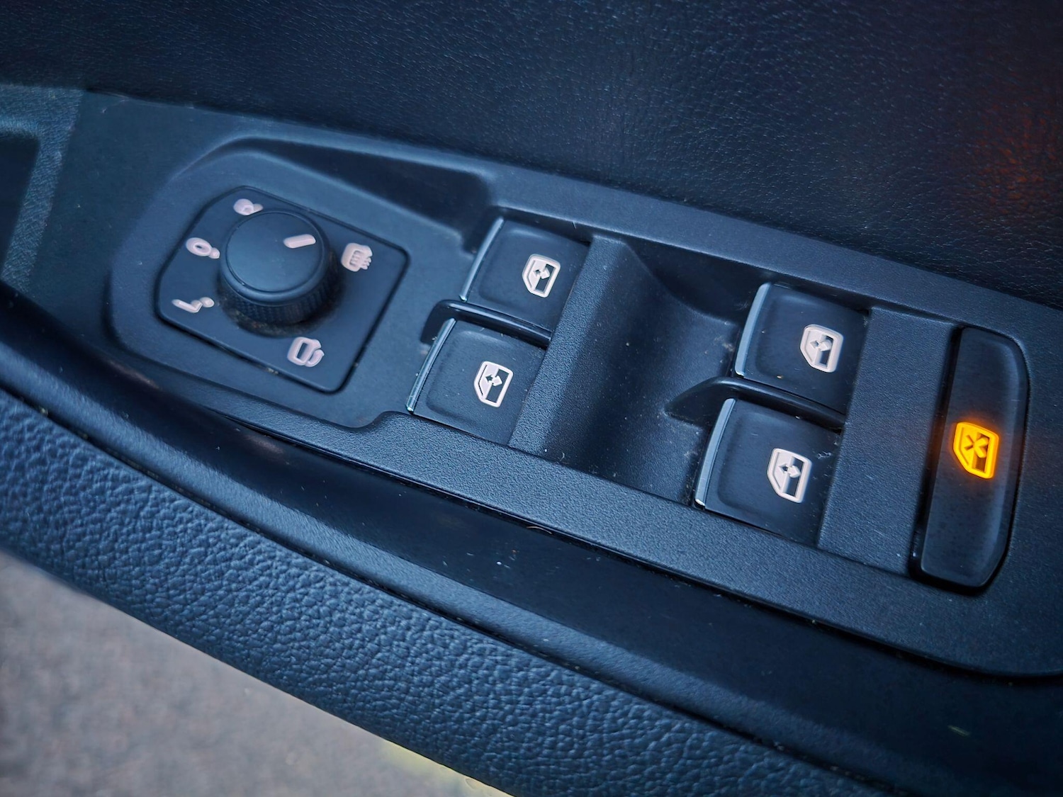 Used Skoda Karoq 2019 for sale - 76786870: Photo 34